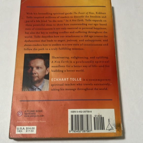 Book - A New Earth Awakening to Your Life’s Purpose by Eckhart Tolle - 2005 - Picture 2 of 11